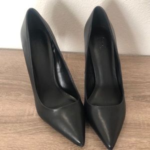 Womens high heels by brand=find. Size 9. 4” heel height.